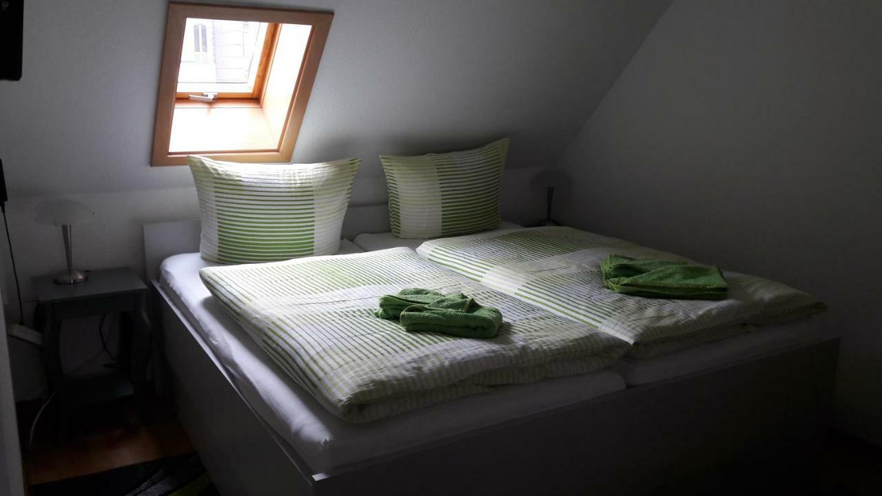 Zum Kleinen Riesen Apartamento Erfurt Exterior foto